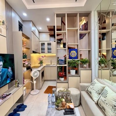 Nhà đẹp trung tâm Đống Đa full nội thất
