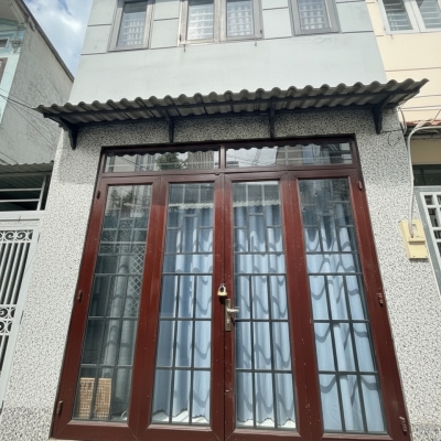 L1558 ⭐️ Giảm 100tr! sát chợ Hạnh Thông Tây, SHR, Vuông, 2 tầng, 4x8m, 3.x tỷ