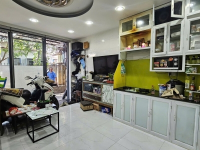 ► 2.35 tỷ kiệt Ngô Quyền gần Đài Pháo Hoa Sông Hàn, 3.5 tầng đẹp