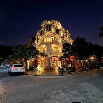 Biệt thự Việt Hưng, lô góc, 4 thoáng, sân vườn, hồ cá Koi, an ninh tuyệt đối