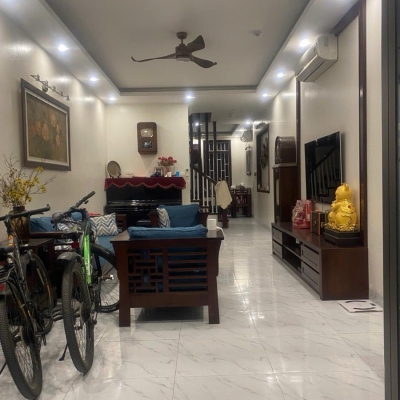 Bán nhà Võ Văn Dũng, 61m2, 4 tầng, mặt tiền 4m, 25.8 tỷ, vỉa hè, ô tô tránh, kinh doanh