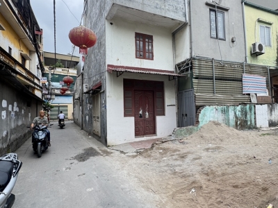 Bán đất Ngọc Thuỵ trong đê 100m ngõ thông oto, gần khai sơn chỉ hơn 15t còn tl.