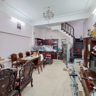 Bán nhà Hàng Bài, 45m2, 5 tầng, mặt tiền 5.2m, 30.5 tỷ, ngõ rộng thoáng, kinh doanh đỉnh