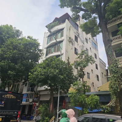Bán nhà ngõ Phùng Hưng, Hoàn Kiếm, 102m2, 3 tầng, 3PN, Sổ đỏ, giá 92 tỷ. LH: 0932738111