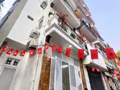 hoàng hoa thám 38m x4 tầng 13,5 tỷ lô góc,ô tô,kinh doanh,20m ra phố