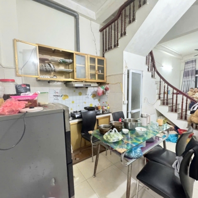 Bán gấp căn nhà 3 tầng gần chợ - trung tâm thị trấn Chi Đông, Mê Linh - kinh doanh sầm uất