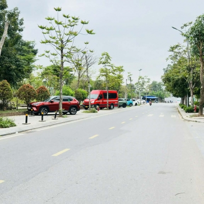 bán nhà Ngọc Thuỵ, 6 tầng thang máy, ôtô đỗ cửa, thoáng trước sau