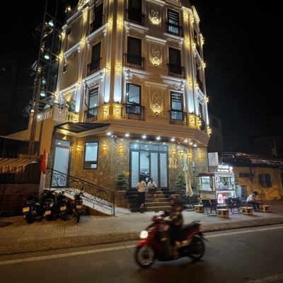 BÁN TÒA NHÀ 13 CĂN HỘ DỊCH VỤ CAO CẤP MẶT TIỀN PHẠM VĂN ĐỒNG  4 TẦNG - NGANG 9M - NGAY CÔNG VIÊN GIA ĐỊNH - GIÁ CHÀO 25.9 TỶ