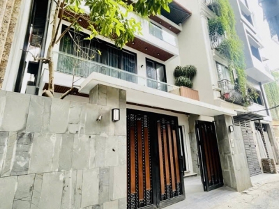 Đẳng cấp hiếm, bán biệt thự khu Linh Lang Đội Cấn, ô tô đỗ cổng,150m, chỉ 32 tỷ