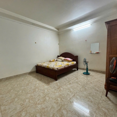 BÁN NHÀ MẶT TIỀN HÒN RỚ 1 – TRỤC ĐƯỜNG CHÍNH TÔN ĐỨC THẮNG, PHƯỚC ĐỒNG – NHA TRANG

- Diện tích: 76,3² (ngang 5m)
Diện tích thực tế lên tới 97,3m2 ak. 
- Kết cấu: 3 tầng – 3 phòng ngủ, 3WC
- Hướng: Tây 
- Đường: 12m rộng rãi, ngay trung tâm, dân cư đông đ