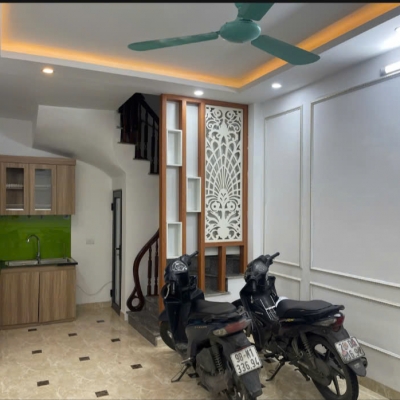 Cho thuê nhà ngõ 521 Trương Định, 5 tầng x 33m2, 3 ngủ khép kín, 12 Triệu/tháng