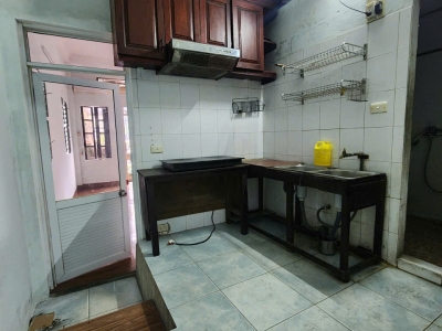 Cho thuê căn hộ tầng 2 Mặt Phố Trương Định 80m2, 2 ngủ chỉ 6 Triệu ở gia đình