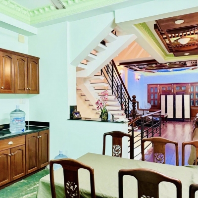 GIÁP ĐẦM SEN Q11 ĐƯỜNG 8M THÔNG  NHÀ ĐẸP 4 TẦNG  75M  SẴN Ô THANG MÁY CHỈ 9.X