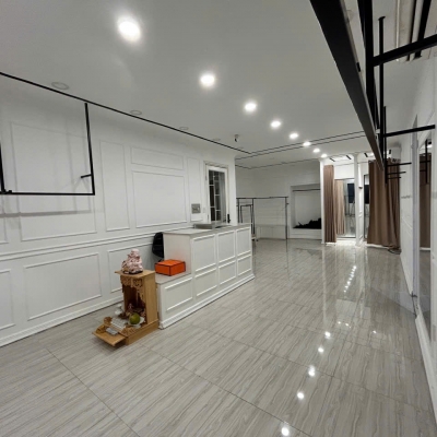 CHO THUÊ MĂT BẰNG NGAY TRUNG TÂM QUẬN 1 LÀM SHOP CTY...17TR/TH/65M2. LH:0903649102.