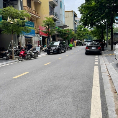 NHÀ MẶT NGÕ DUY TÂN, PHÂN LÔ, VỈA HÈ KINH DOANH ĐỈNH CỦA CHÓP, XUỐNG TIỀN LÀ LÃI
