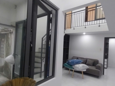 ♪ 2.45 tỷ cách MT Hải Phòng 50m, Phía đối diện Ga Tàu, 44m2, ngang 5.5m, lửng đúc, 2PN. 2WC, Sân xe