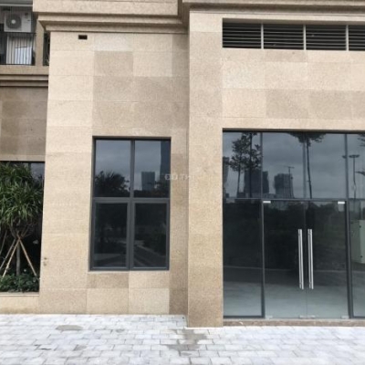 Bán gấp shophouse chân đế tòa D'Capitale Trần Duy Hưng, dòng tiền 30 triệu/tháng.