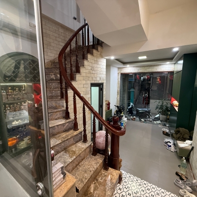 Bán Nhà Nguyễn Lương Bằng 45m2. 6 tầng. mặt tiền 3.2m. giá 12.3 tỷ Đống Đa Hà Nội