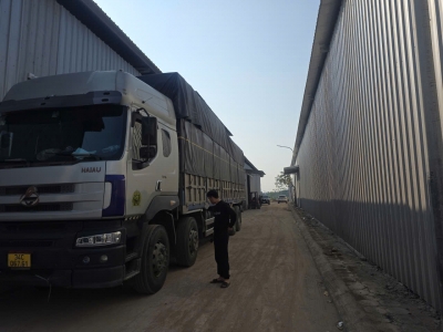 Cho thuê kho Quỳnh Đô, 500m2 30 tấn đỗ cửa điện 3 pha,  80.000đ/m2.