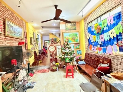 Nhà Mặt Tiền Đường Nhất Chi Mai Phường 13 Tân Bình Cũ.