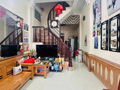 Bán nhà phân lô Kim Giang – Sân rộng 35m , 4 tầng KCBT, dọn về ở ngay – 11.5 tỷ lh 0975124520