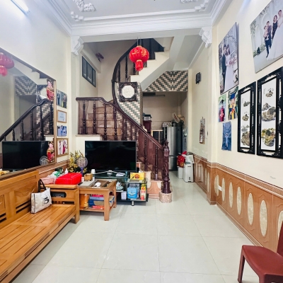 Bán nhà phân lô Kim Giang – Sân rộng 35m , 4 tầng KCBT, dọn về ở ngay – 11.5 tỷ lh 0975124520