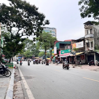 BÁN NHÀ ĐẠI LA HAI BÀ TRƯNG VF3 ĐỖ CỬA KINH DOANH THOÁNG SÁNG 4 TẦNG 8,4 TỶ