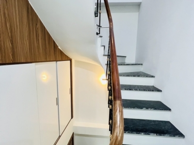 BÁN NHÀ -PHỐ TÔN ĐỨC THẮNG-NHÀ MỚI FULL NỘI THẤT ,4TẦNG -DT 30 M2 -MT 4.6m GIÁ CHỈ 6.8 TỶ