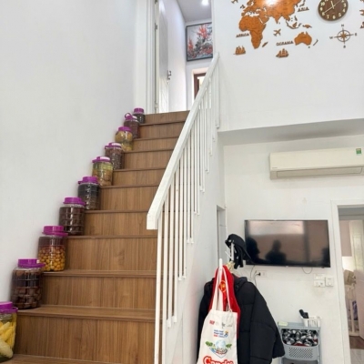 Bán nhà Thượng Thanh-Sát phố- Ô tô tránh- 35m 5 tầng nhỉnh 7 tỷ(TL)