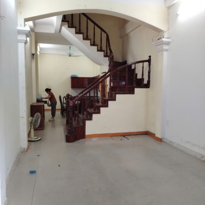 Cho thuê nhà liền kề 93 Hoàng Văn Thái làm VP, Trung tâm, KD online 4 tầng x 50m2, 4PN, 15tr