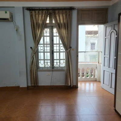 Ngõ 179 đường hoàng mai bán nhà 4 tầng dân xây lô góc 20M ô tô tránh