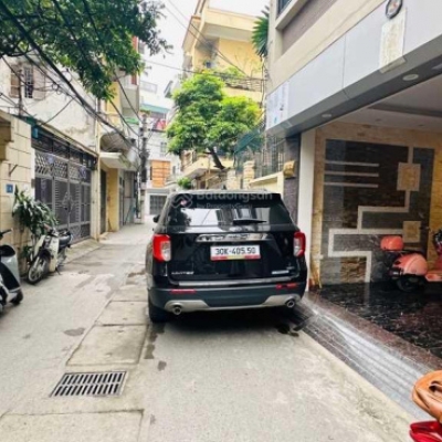 Bán nhà 4 tầng Hoàng Cầu, 51m2, ô tô đỗ cửa, kinh doanh, giá 11.5 tỷ