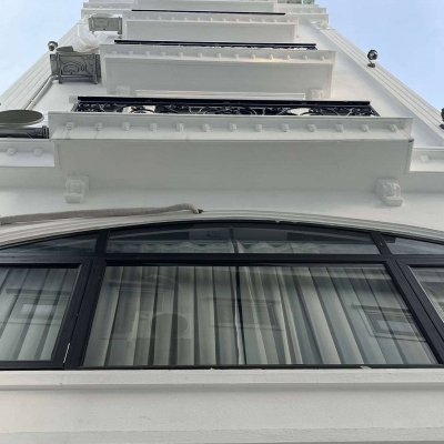 BÁN NHÀ PHỐ Nguyễn Văn Cừ, Long Biên, 45m2, 6 tầng, thang máy, giá nhỉnh 13 tỷ.