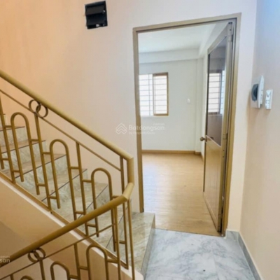 Nhà Nguyễn Trãi, 30 mét ra mặt tiền khu sầm uất, 5 tầng, 6 phòng, SD 139m2, chỉ 7.2 tỷ