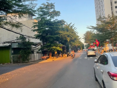 Bán nhà mặt tiền 2500m2 giá 8 triệu/m2 đường 236 sát đường Bến Than