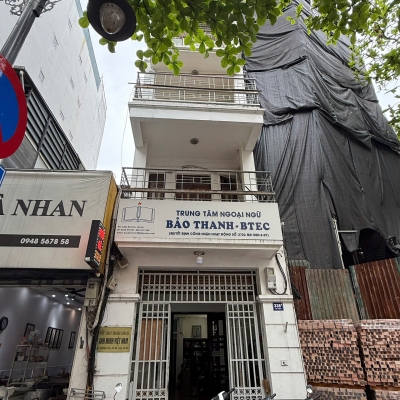 Chính chủ cho thuê nguyên căn sát góc, hướng Đông, mặt phố Bà Triệu, Q.Hai Bà Trưng, Hà Nội.