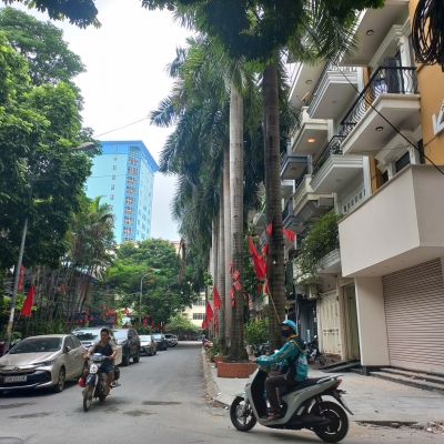 BÁN NHÀ ĐỖ QUANG, PHÂN LÔ VỈA HÈ 52M2 MT4M, OTO TRÁNH, KINH DOANH, VP, 26.X TỶ