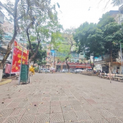 tập thể bắc nghĩa tân,tầng 2- DT 60m giá 4,46 tỷ-full nội thất, ô tô đỗ cầu thang