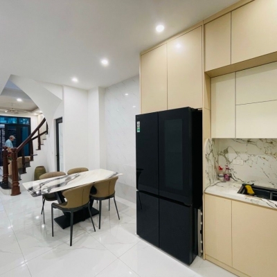 Bán nhà đẹp Ngọc Thụy hàng xóm Mipec- Ngõ nông- Dân xây full Nội Thất- 40m 5 tầng nhỉnh 6 tỷ(TL)