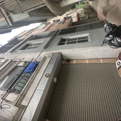 Bán nhà thanh lân 5 tầng long lanh dân xây ở ngay gần phố hoàng mai
