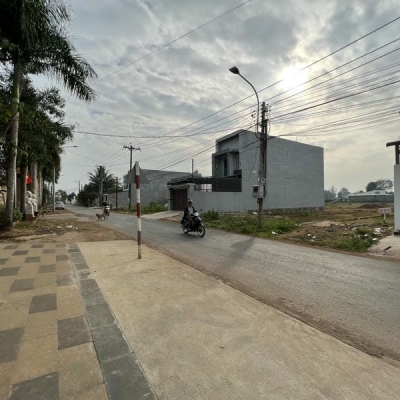 Đất ngộp bán gấp 5x27m Full Thổ Mặt Tiền đường nhựa TP Long Khánh