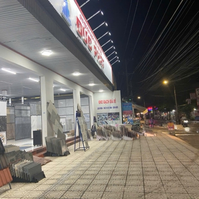 Bán showroom góc 2 mặt tiền - dòng tiền 40 tr/ tháng - Giá 15,5 tỷ