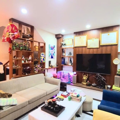 Bán nhà Ngọc Lâm 30m 6 tầng MT6m ô tô thông hơn 7 tỷ