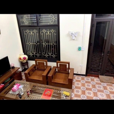 Cho thuê nhà ngõ 135 Đội Cấn, 5 tầng x 30m2, 3 ngủ, 11 Triệu ở gđ, nhóm đi làm, VP, KD on