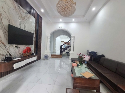 BÁN NHÀ  NGỌC LÂM – LONG BIÊN – VỊ TRÍ VÀNG KINH DOANH - DT: 77M² x 3 TẦNG – MẶT TIỀN RỘNG – GIÁ CHỈ 15.2 TỶ. CÓ TL.