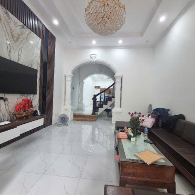 BÁN NHÀ  NGỌC LÂM – LONG BIÊN – VỊ TRÍ VÀNG KINH DOANH - DT: 77M² x 3 TẦNG – MẶT TIỀN RỘNG – GIÁ CHỈ 15.2 TỶ. CÓ TL.
