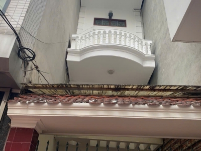 Cho thuê nhà Phố Chính Kinh, 43m2 x 2.5 tầng, 2 ngủ, 2 vệ sinh, 11 Triệu