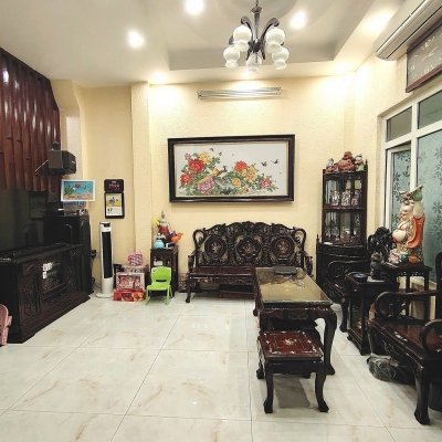 Bán nhà mặt phố Trần Hưng Đạo, 50m2, 5 tầng, mặt tiền 5m, 50 tỷ, vỉa hè rộng, dòng tiền 60tr/tháng