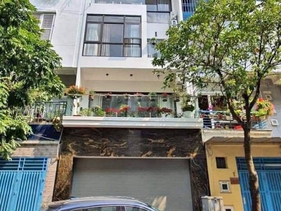 MẶT NGÕ PHẠM TUẤN TÀI - TO HƠN PHỐ - THANG MÁY - VỈA HÈ xe con TRÁNH KINH DOANH - NGÕ THÔNG.