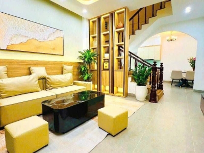 bán nhà nguyễn khang 40m x5 tầng-12,9 tỷ gần phố,lô góc,15m ô tô tránh